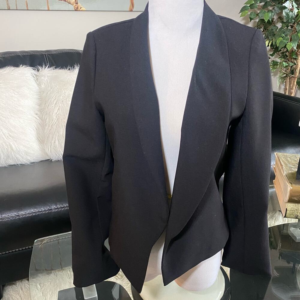 BAR lll woman’s Black Modern Blazer Medium